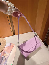 حقيبة كتف نسائية صغيرة الحجم مع سلسلة معدنية لون وزدي - KSA